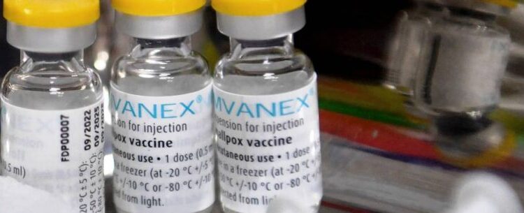 Caraguatatuba inicia agendamento da vacinação Monkeypox para grupos de risco