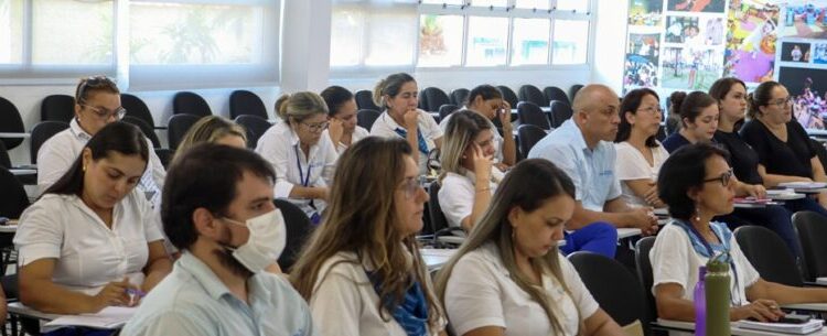 Profissionais de saúde de Caraguatatuba são capacitados sobre vigilância das paralisias flácidas agudas