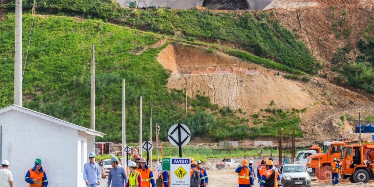 Obras dos Contornos chegam à região urbana de Caraguatatuba