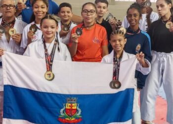 Karatê de Caraguatatuba fatura 15 medalhas na 3ª Etapa do Campeonato Paulista