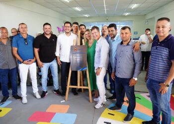 Bairro do Golfinhos ganha nova unidade escolar e vereadores participam de evento 