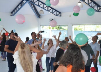 Aula de arte circense no Morro do Algodão coloriu a reabertura do polo
