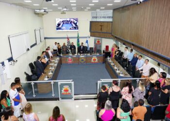 Sessão Solene homenageia mulheres de destaque em Caraguatatuba