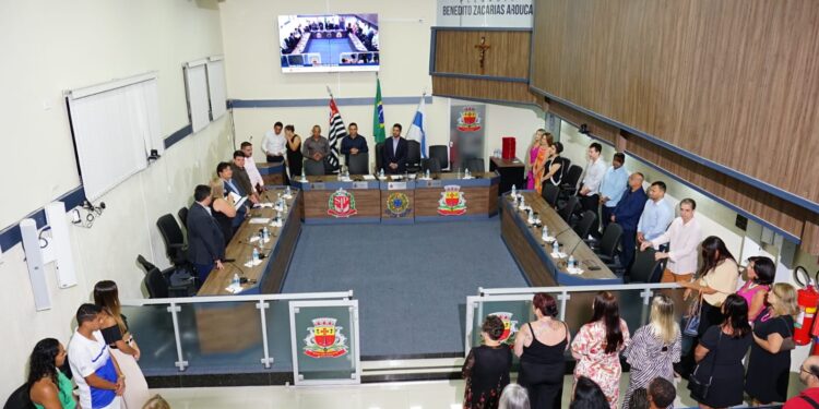 Sessão Solene homenageia mulheres de destaque em Caraguatatuba