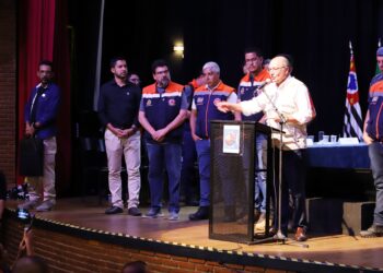  Vereadores participam de reunião com vice-presidente e governador de São Paulo