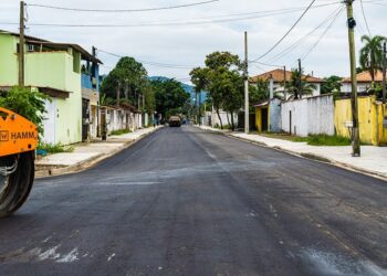 Ruas do Centro de Bertioga recebem pavimentação