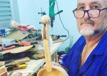 Mestre Pedro Caetano realiza aula aberta sobre a rabeca