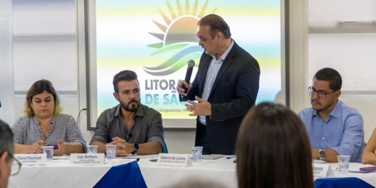 Prefeito de Bertioga e presidente do Circuito Litoral Norte, Caio Matheus participa de reunião para debater a retomada do turismo na região