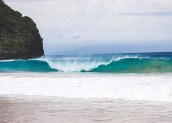 HANG LOOSE PRO CONTEST TEM DIA COM SHOW DE TUBOS NA CACIMBA DO PADRE