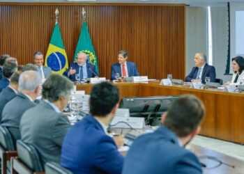 “Dinheiro bom é dinheiro transformado em melhoria da qualidade de vida do povo”, diz Lula