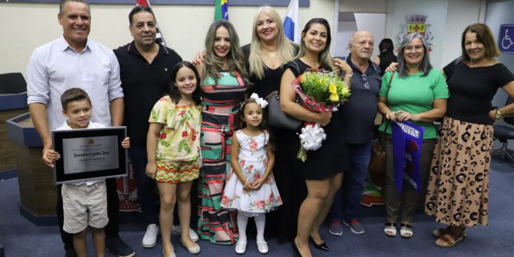 Evandro Cajaiba recebe o título de Cidadão Caraguatatubense