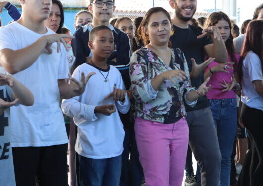 Escola da Praia das Palmeiras realiza “Dia da compaixão, do amor e gratidão”