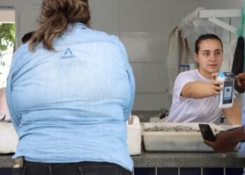 Entreposto do Camaroeiro registra aumento de 40% nas vendas de pescados para Semana Santa