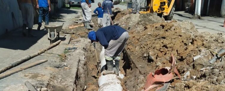 Tinga recebe instalação de novos tubos para melhorar escoamento das águas pluviais