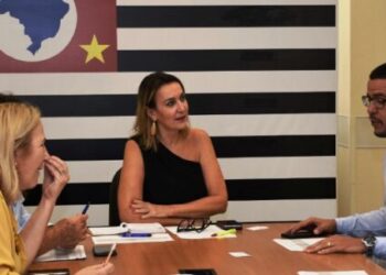 Prefeito de Caraguatatuba busca recursos para investimento no turismo junto ao governo estadual