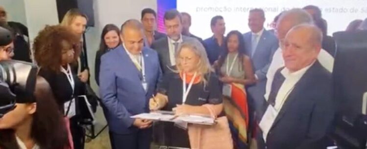 Caraguá marca presença na maior feira de turismo da América Latina e assina acordo internacional de fomento da atividade