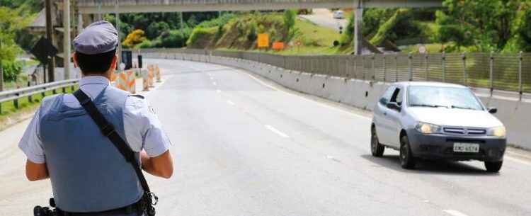 Prefeito de Caraguatatuba participa da liberação do trecho no km 52 da Rodovia dos Tamoios