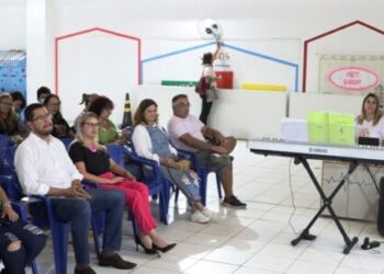Caraguatatuba inicia projeto Aprender em Família nas escolas municipais
