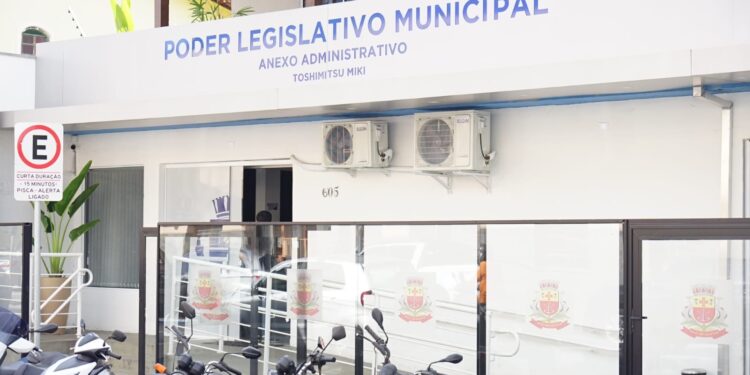 Toshimitsu Miki é homenageado em solenidade de inauguração do anexo administrativo da Câmara Municipal