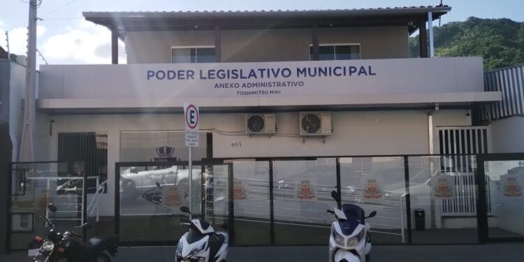 Câmara inaugura anexo administrativo e homenageia servidor Toshimitsu Miki   