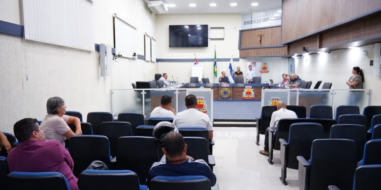 Câmara discute em audiência pública projeto de lei que dispõe sobre estatuto dos funcionários públicos de Caraguatatuba