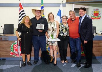 Alexandre da Viola recebe título de Mérito Cultural na Câmara Municipal