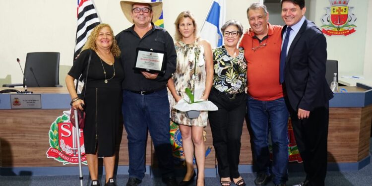 Alexandre da Viola recebe título de Mérito Cultural na Câmara Municipal