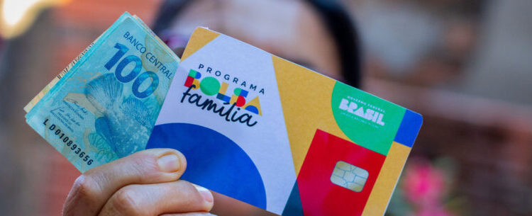 Bolsa Família substitui Auxílio Brasil e beneficiados precisam sempre atualizar dados