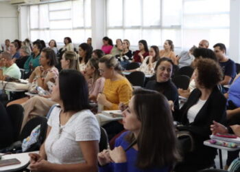 Programa de desenvolvimento socioemocional é apresentado aos coordenadores da rede municipal de Caraguatatuba