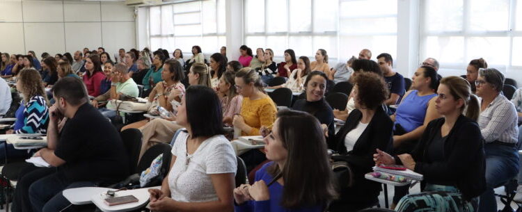 Programa de desenvolvimento socioemocional é apresentado aos coordenadores da rede municipal de Caraguatatuba