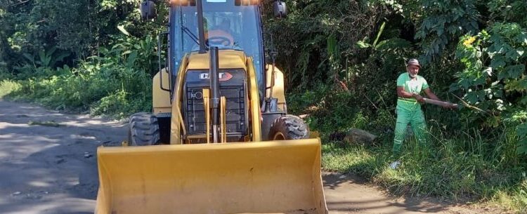 Cercamento em área pública é impedido durante fiscalização da Prefeitura