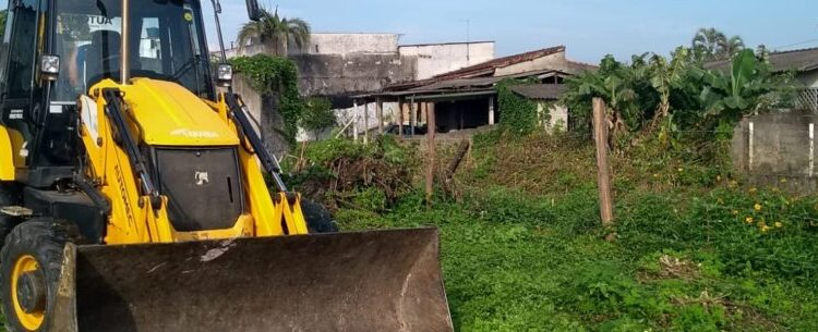 Prefeitura de Caraguatatuba impede cercamento de área pública no Poiares