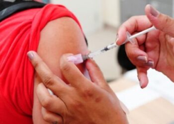 Caraguatatuba aplica 4.589 doses no Dia D de Vacinação