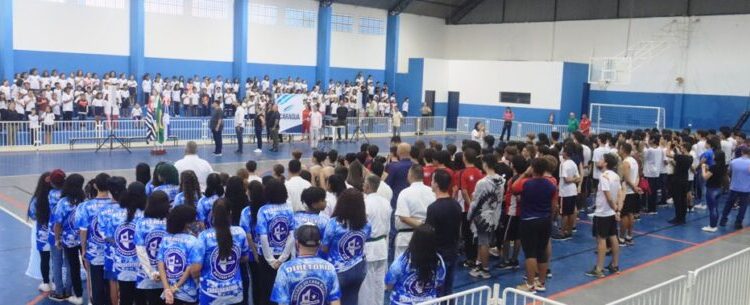 Animação marca abertura do 12º Jogos Escolares Municipais em Caraguatatuba