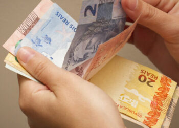 Governo antecipa para maio o pagamento do 13º de beneficiários do INSS