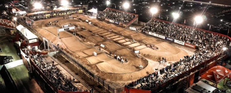 Arena Cross promove diversas experiências na sétima edição da prova em Caraguatatuba