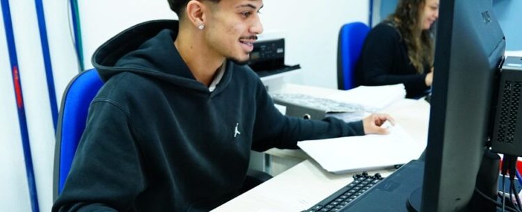 Prefeitura de Caraguatatuba faz seleção online para estagiários de 20 cursos