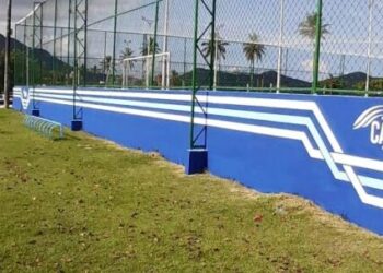Praça esportiva do Centro de Caraguatatuba recebe serviços de pintura