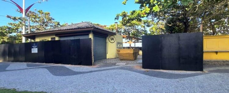 Prefeitura inicia revitalização da vegetação da Martim de Sá com substituição de árvores de espécies exóticas por nativas