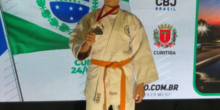 Promessa do judô local disputa campeonato da Federação Paulista em São Carlos