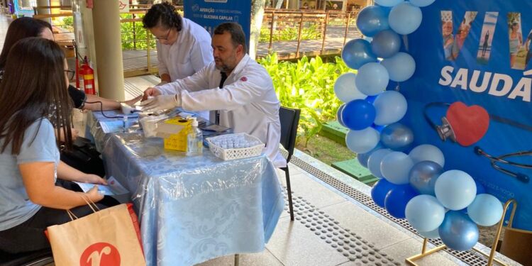 Ação de saúde gratuita no Serramar Shopping beneficia 130 visitantes