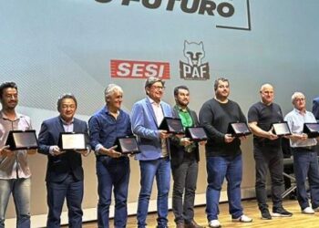 Caraguatatuba é homenageada no encontro estadual dos municípios parceiros do SESI Atleta do Futuro