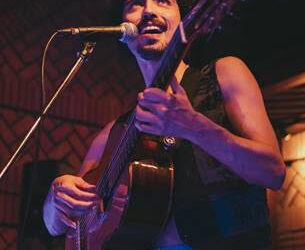 Fundação Projeto Tamar, em Ubatuba, recebe o show Recanto dos Mil Sonhos de Igor Bueno 