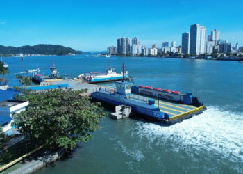 SEMIL ENTREGA BALSA REFORMADA NA TRAVESSIA SANTOS-GUARUJÁ APÓS INVESTIMENTO DE R＄ 3,9 MILHÕES