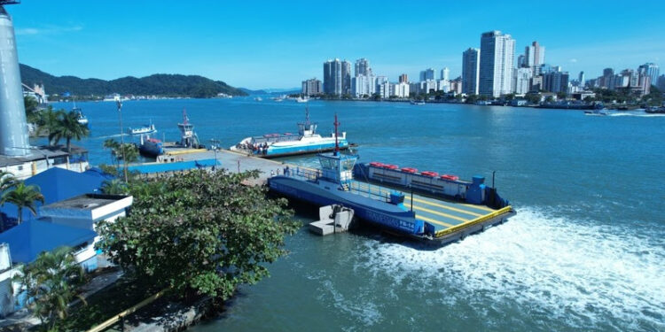 SEMIL ENTREGA BALSA REFORMADA NA TRAVESSIA SANTOS-GUARUJÁ APÓS INVESTIMENTO DE R＄ 3,9 MILHÕES