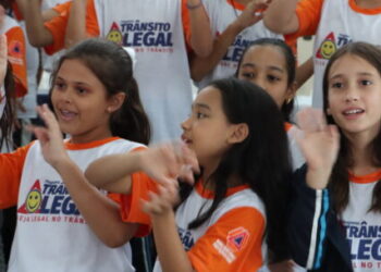 Aunos da Escola Gardelin se formam no Programa Trânsito Legal