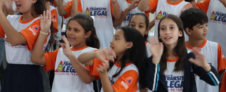 Aunos da Escola Gardelin se formam no Programa Trânsito Legal