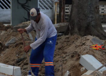 Prefeitura continua com obras de reforma e construção de praças