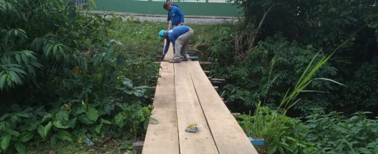 Prefeitura constrói passarela sobre rio Guaxinduba, Martim de Sá