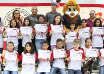 Formatura do Proerd é celebrada em Caraguatatuba com a participação de mais 250 alunos